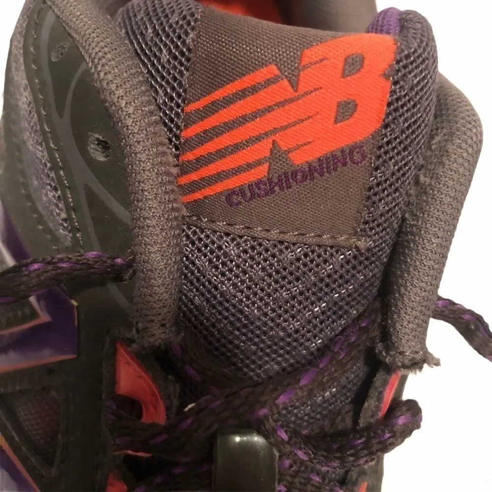 NEW BALANCE 750V3 Athletic Running Shoes Size 9 - NEW CONDITION